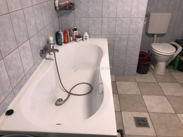 Eladó családi ház, Nagyvenyimen 37.9 M Ft, 3 szobás