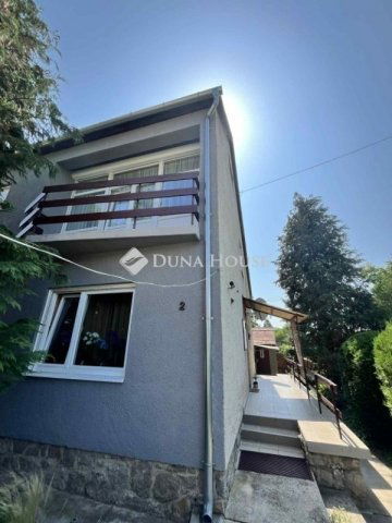 Eladó családi ház, Pécsett 80 M Ft, 5 szobás