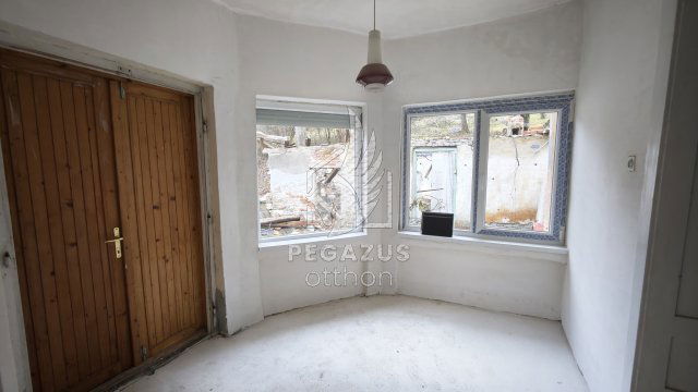 Eladó családi ház, Egercsehiben 6.8 M Ft, 2 szobás