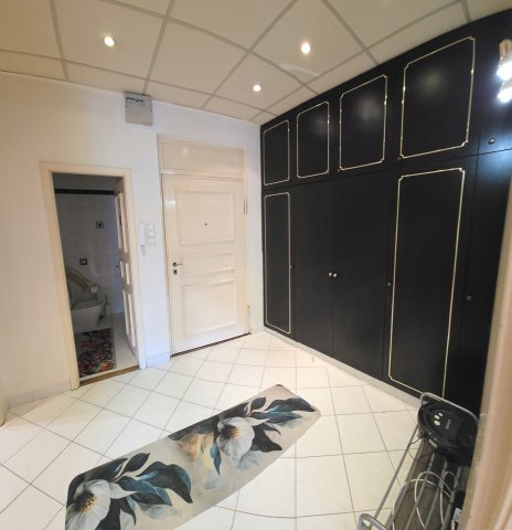 Eladó téglalakás, Budapesten, V. kerületben 94.9 M Ft, 1 szobás