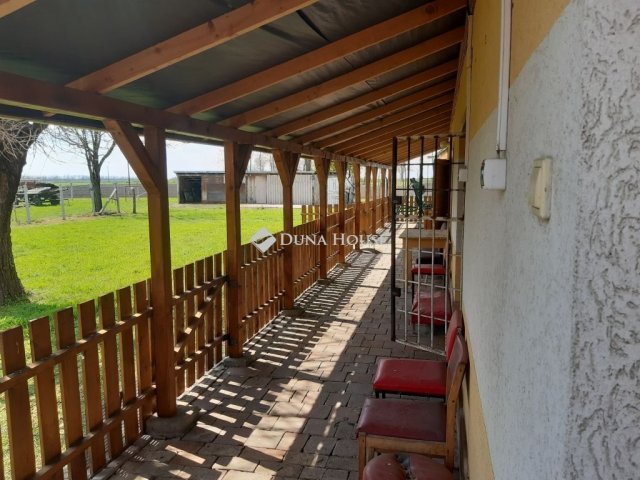 Eladó mezogazdasagi ingatlan, Nagyszénáson 160 M Ft, 1 szobás