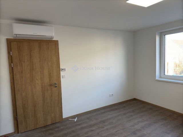 Kiadó téglalakás, albérlet, Debrecenben 180 E Ft / hó, 2 szobás