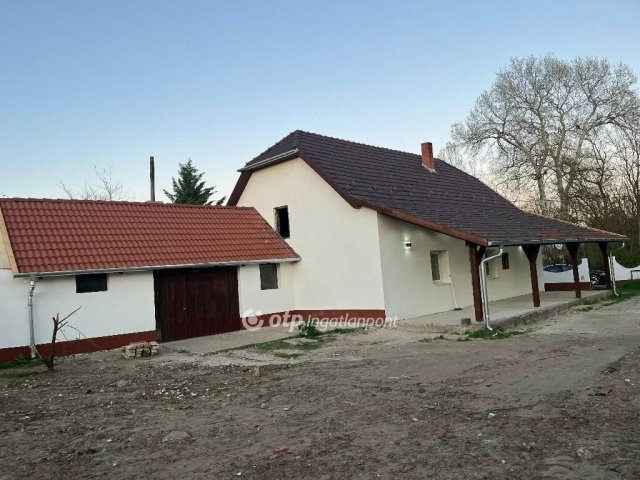Eladó családi ház, Tápiószelén 48.9 M Ft, 2 szobás