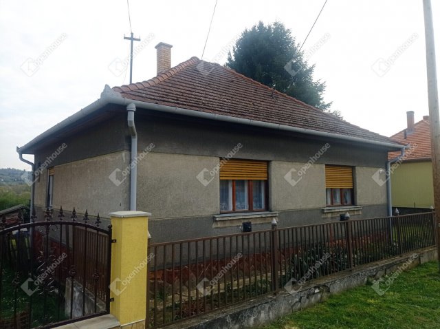 Eladó családi ház, Zalaegerszegen 39.9 M Ft, 2 szobás