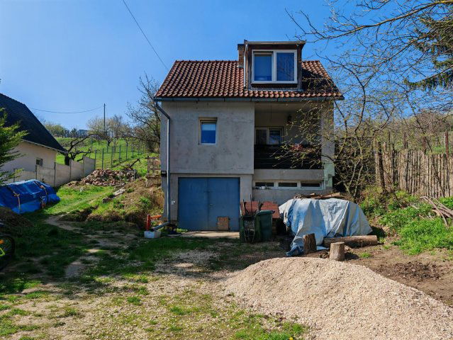 Eladó családi ház, Tatabányán 39.99 M Ft, 2 szobás
