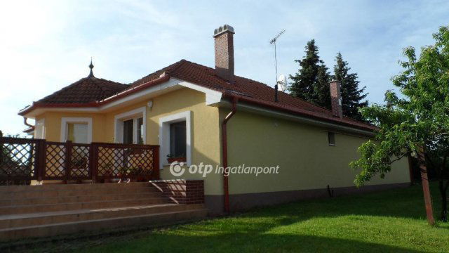 Eladó családi ház, Bocskaikerten 240 M Ft, 3 szobás