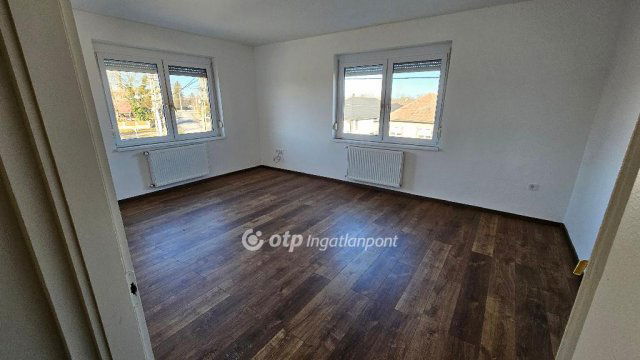 Eladó téglalakás, Füzesabonyban 55 M Ft, 3 szobás