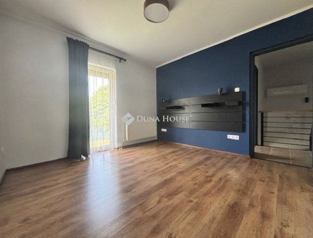 Eladó téglalakás, Üllőn 89.5 M Ft, 2+2 szobás