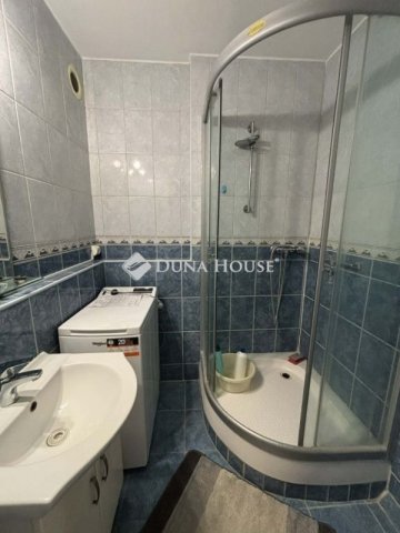 Eladó panellakás, Kecskeméten 44.9 M Ft, 2 szobás