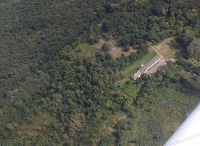 Eladó családi ház, Tatabányán 129 M Ft, 20 szobás