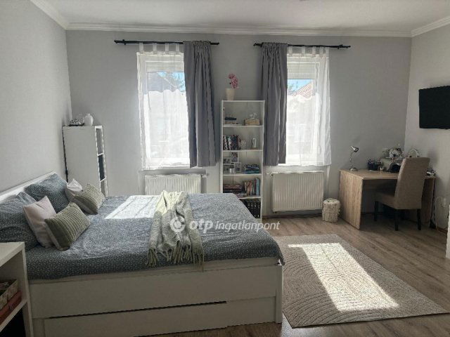 Eladó ikerház, Mosonmagyaróváron 81.99 M Ft, 3 szobás