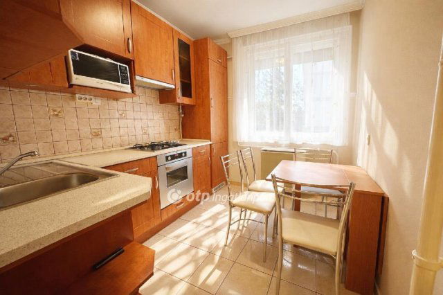 Eladó téglalakás, Debrecenben 66.9 M Ft, 2 szobás