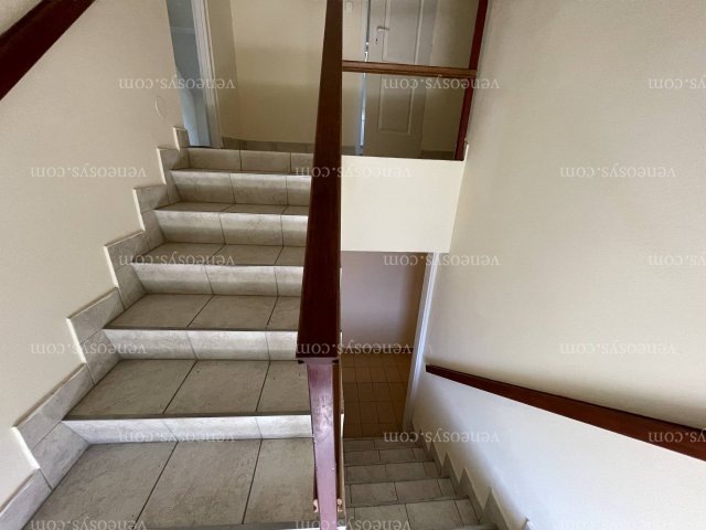 Eladó családi ház, Szigethalmon 114 M Ft, 9 szobás