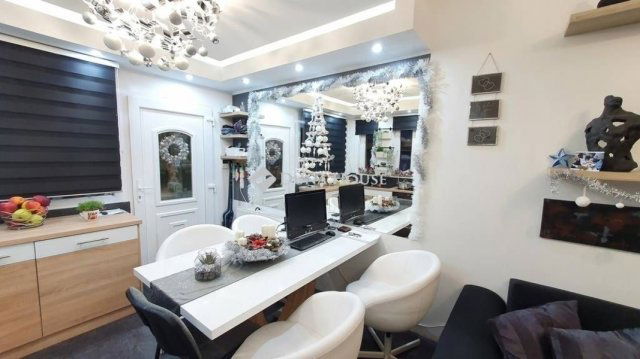 Eladó ikerház, Dunakeszin 178 M Ft, 6 szobás