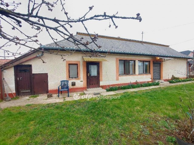 Eladó családi ház, Gesztelyben 21.99 M Ft, 3 szobás