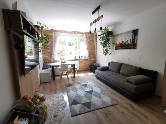 Eladó panellakás, Szegeden, Vág utcában 71.75 M Ft, 4 szobás