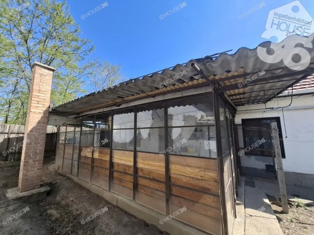 Eladó családi ház, Csépán 7.9 M Ft, 2 szobás