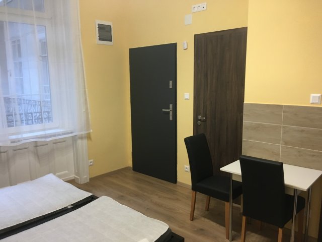Kiadó téglalakás, albérlet, IX. kerületben, Bakáts téren