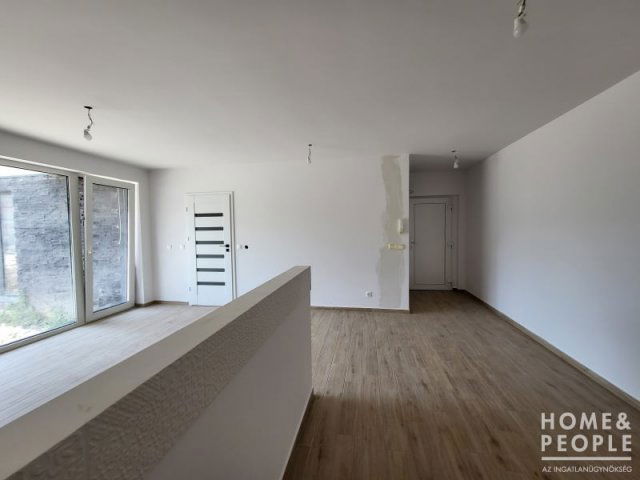 Eladó téglalakás, Szegeden 79.99 M Ft, 2 szobás