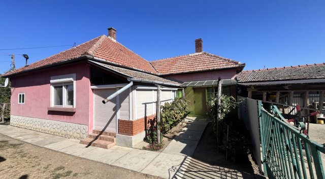 Eladó családi ház, Sarkadon 24.9 M Ft, 2 szobás