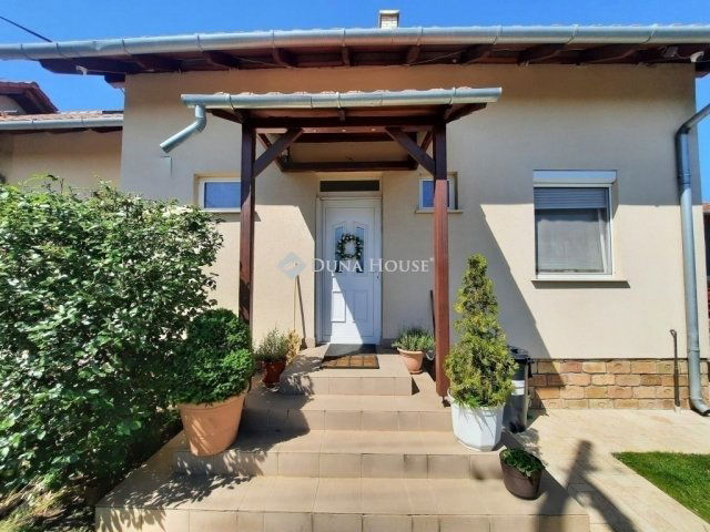 Eladó ikerház, Maglódon 145 M Ft, 3 szobás