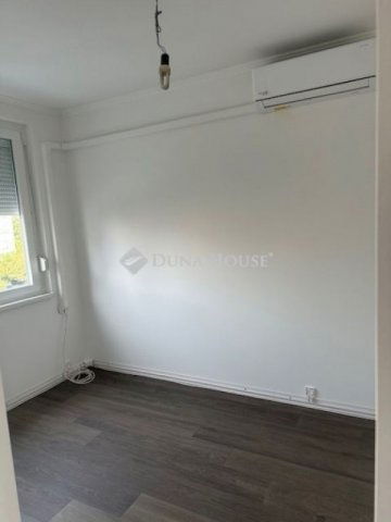 Eladó panellakás, Budapesten, XV. kerületben 82 M Ft, 3+1 szobás