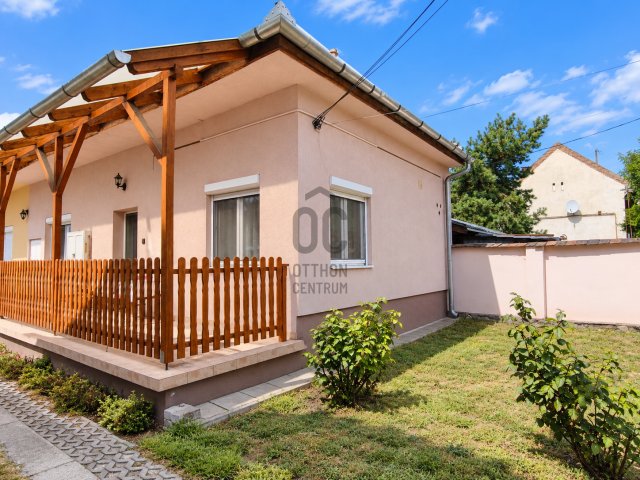 Eladó családi ház, Budapesten, XV. kerületben 58.9 M Ft