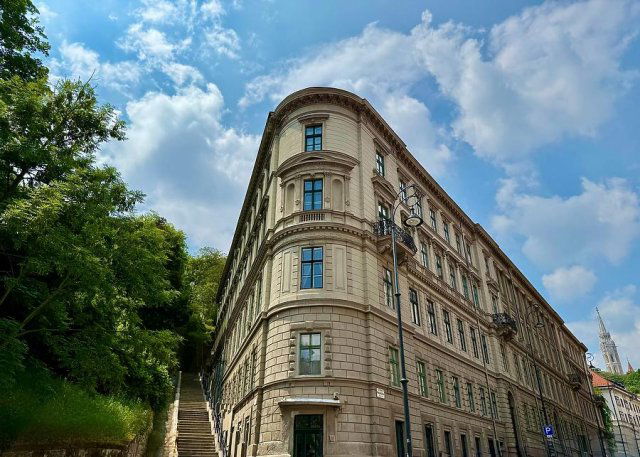 Eladó téglalakás, Budapesten, I. kerületben 70 M Ft, 1 szobás