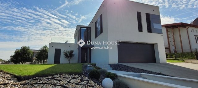 Eladó családi ház, Törökbálinton 398 M Ft, 5 szobás