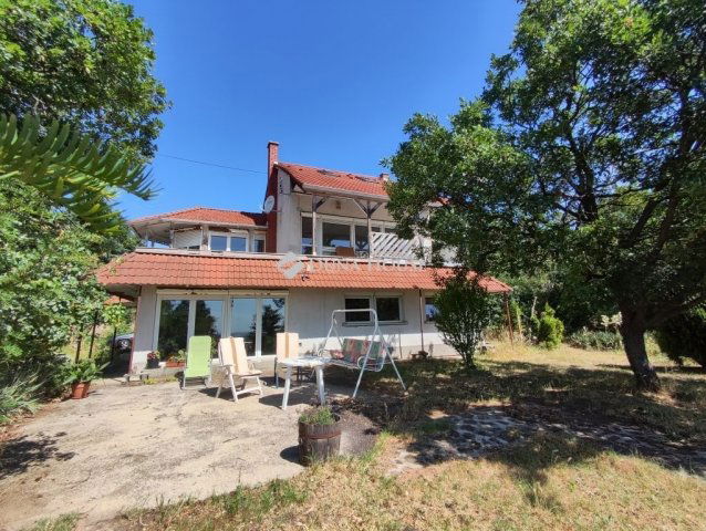 Eladó nyaraló, Sukorón 195 M Ft, 5 szobás / költözzbe.hu