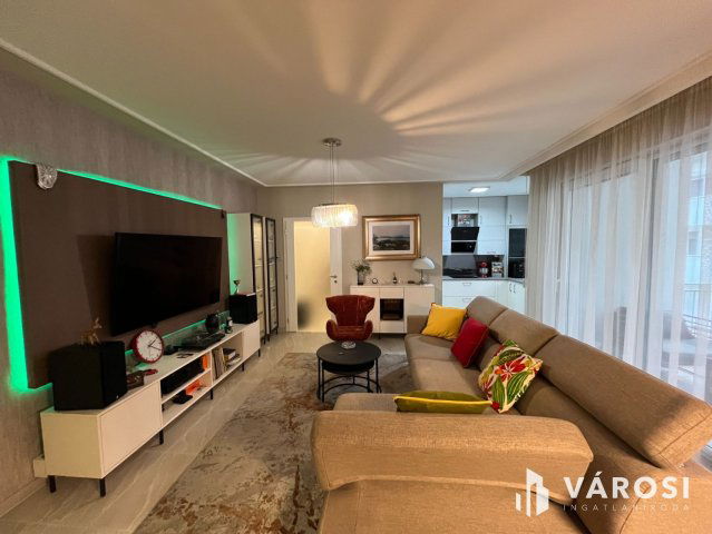 Eladó téglalakás, Debrecenben 147.5 M Ft, 3 szobás