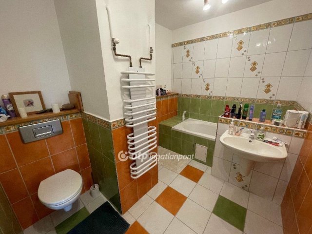 Eladó téglalakás, Egerben 51.9 M Ft, 2 szobás