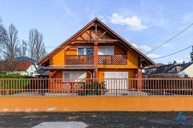 Eladó ikerház, Zamárdiban 79.9 M Ft, 4+1 szobás