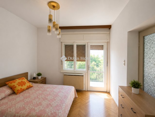 Eladó téglalakás, Kecskeméten 64 M Ft, 4 szobás