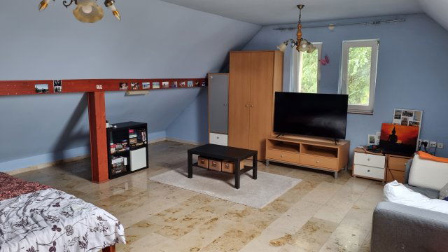 Eladó családi ház, Szigetszentmiklóson 240 M Ft, 6 szobás