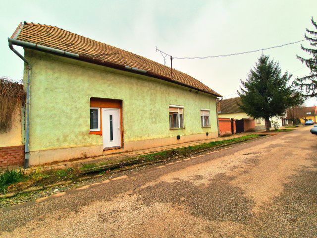 Eladó családi ház, Verőcén, Aradi utcában 39.9 M Ft
