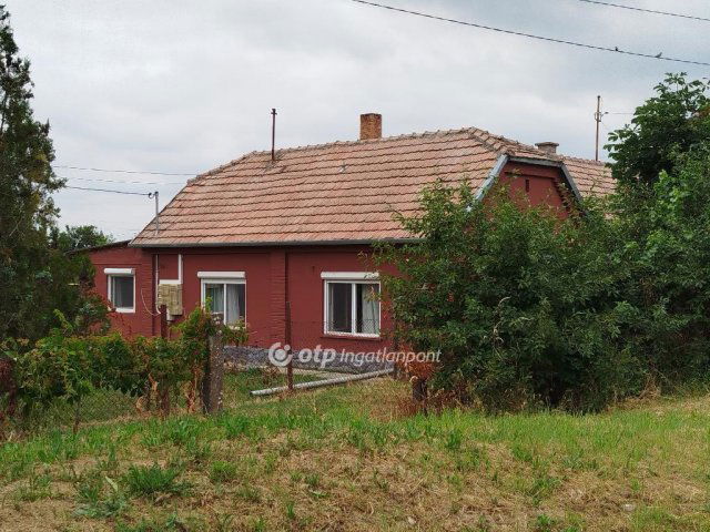 Eladó téglalakás, Nagyharsányon 22.5 M Ft, 3 szobás