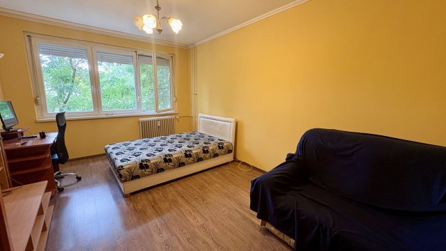 Kiadó panellakás, albérlet, Debrecenben 300 E Ft / hó, 3 szobás