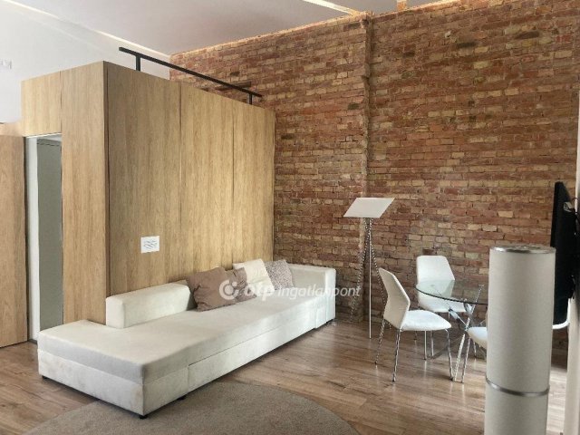 Eladó téglalakás, Budapesten, VI. kerületben 75 M Ft, 1 szobás