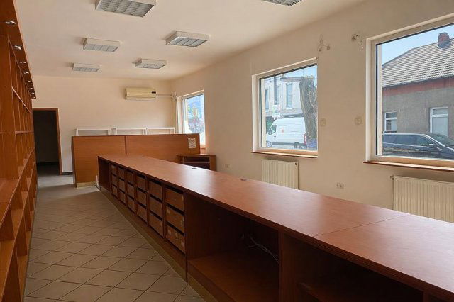 Kiadó üzlethelyiség, XIX. kerületben, Vas Gereben utcában