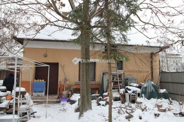 Eladó családi ház, Kecskeméten 63.5 M Ft, 2 szobás