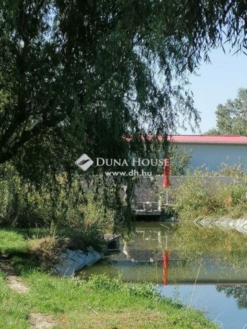 Eladó családi ház, Zsámbékon 179 M Ft, 1 szobás