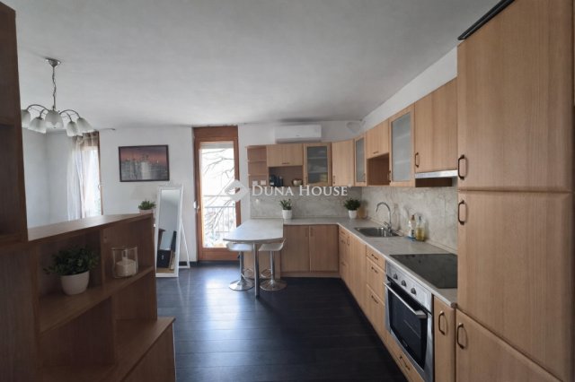 Eladó téglalakás, Pécsett 56 M Ft, 2 szobás