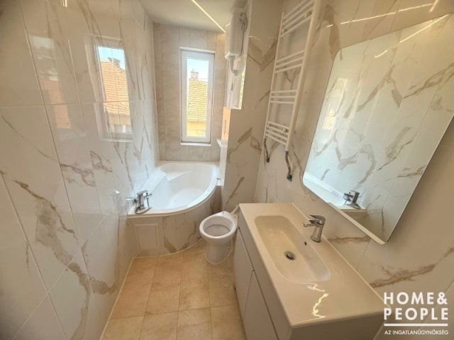 Eladó téglalakás, Szegeden 59.999 M Ft, 3+1 szobás