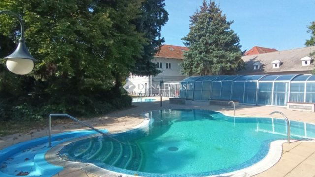 Eladó hotel, Gödön 1050 M Ft, 21 szobás / költözzbe.hu