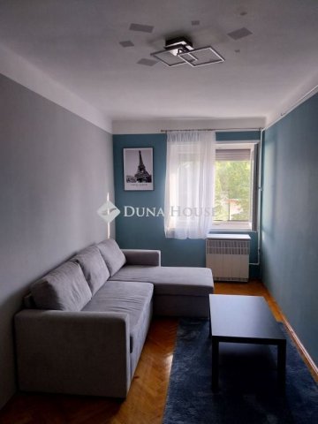 Kiadó téglalakás, albérlet, Pécsett 160 E Ft / hó, 2 szobás