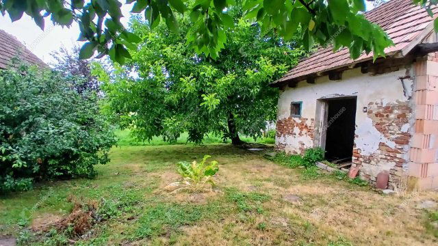 Eladó családi ház, Söjtörön 10.9 M Ft, 2 szobás