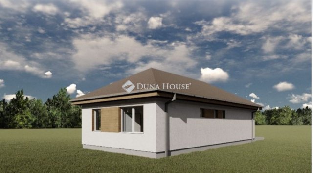 Eladó családi ház, Dánszentmiklóson 60 M Ft, 4 szobás