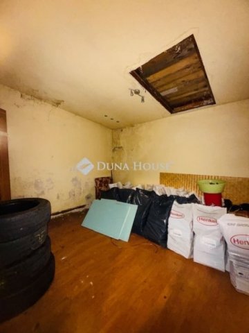 Eladó családi ház, Vecsésen 42.9 M Ft, 3 szobás