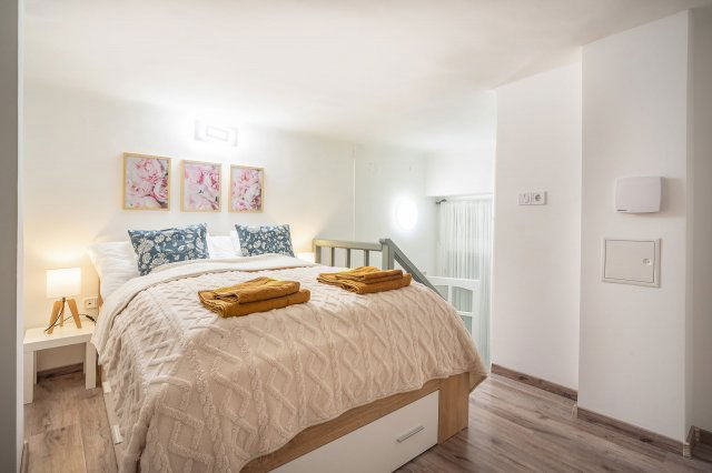 Kiadó téglalakás, albérlet, I. kerületben, Attila úton